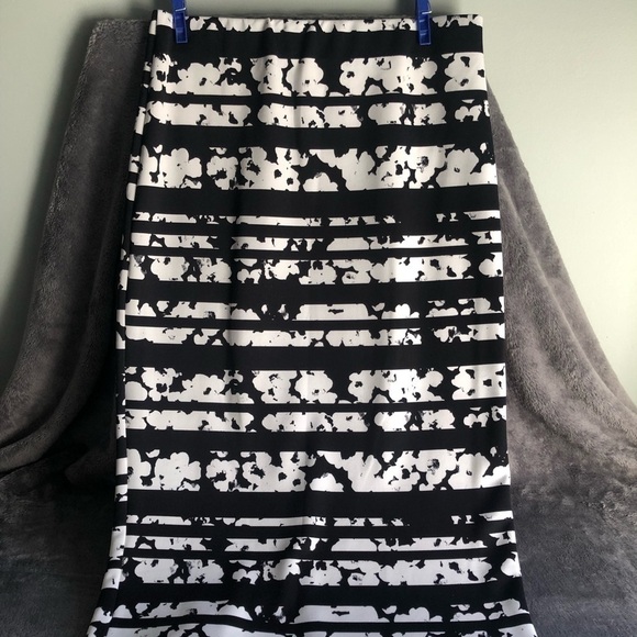 LEITH Nordstrom Black and white geometric print striped pencil skirt - Picture 1 of 8